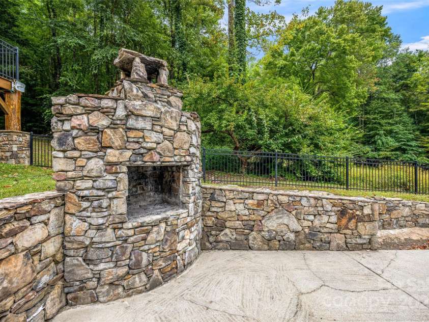 388 Hard To Find Drive, Brevard, NC 28712.  MLS# CAR4244778, YatesRealty ID 9416. 