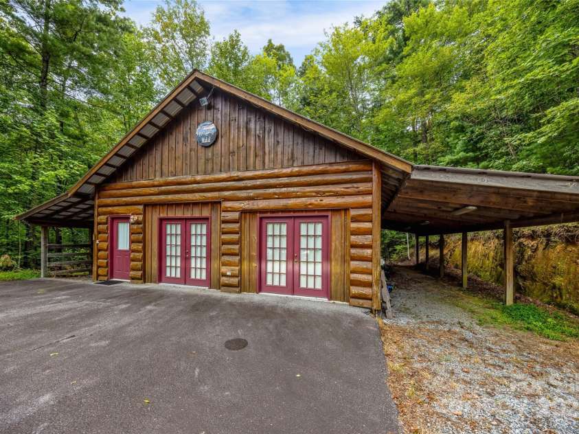 388 Hard To Find Drive, Brevard, NC 28712.  MLS# CAR4244778, YatesRealty ID 9416. 