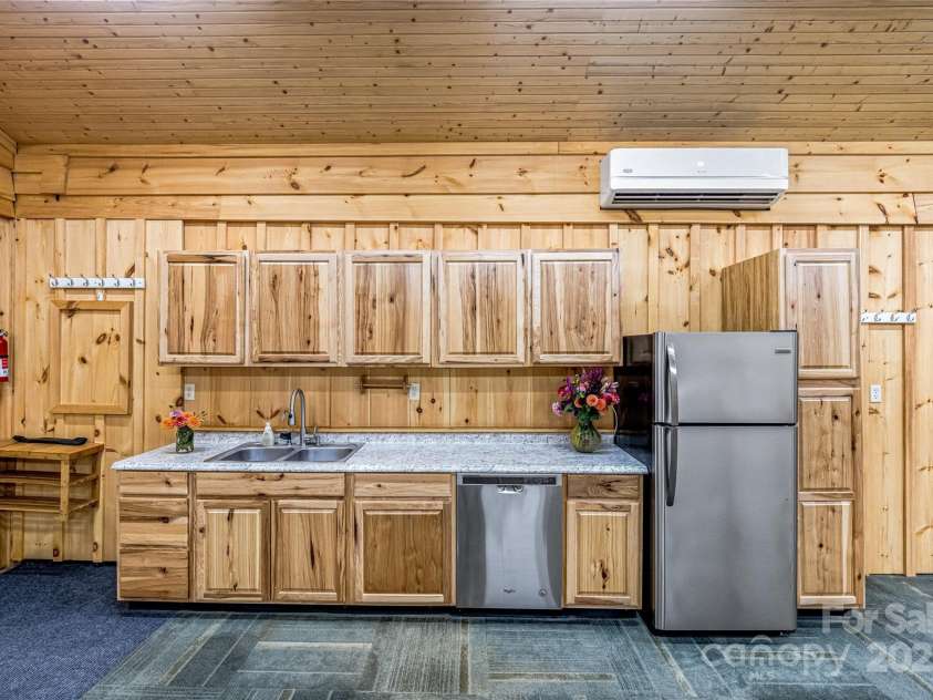 388 Hard To Find Drive, Brevard, NC 28712.  MLS# CAR4244778, YatesRealty ID 9416. 