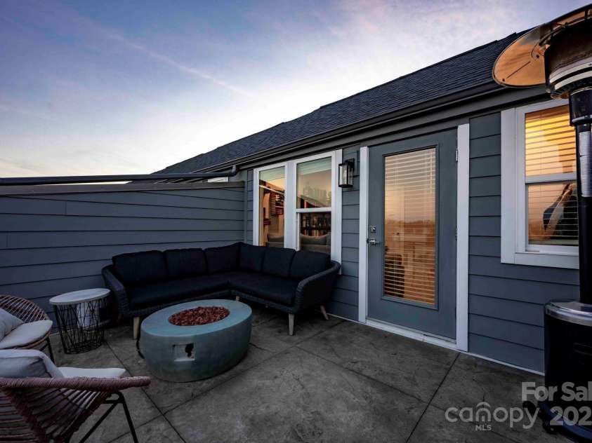 2306 Elizabeth Mill Place, Charlotte, NC 28208.  MLS# CAR4222302, YatesRealty ID 9417. 