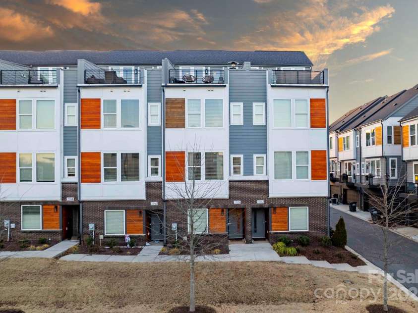 2306 Elizabeth Mill Place, Charlotte, NC 28208.  MLS# CAR4222302, YatesRealty ID 9417. 