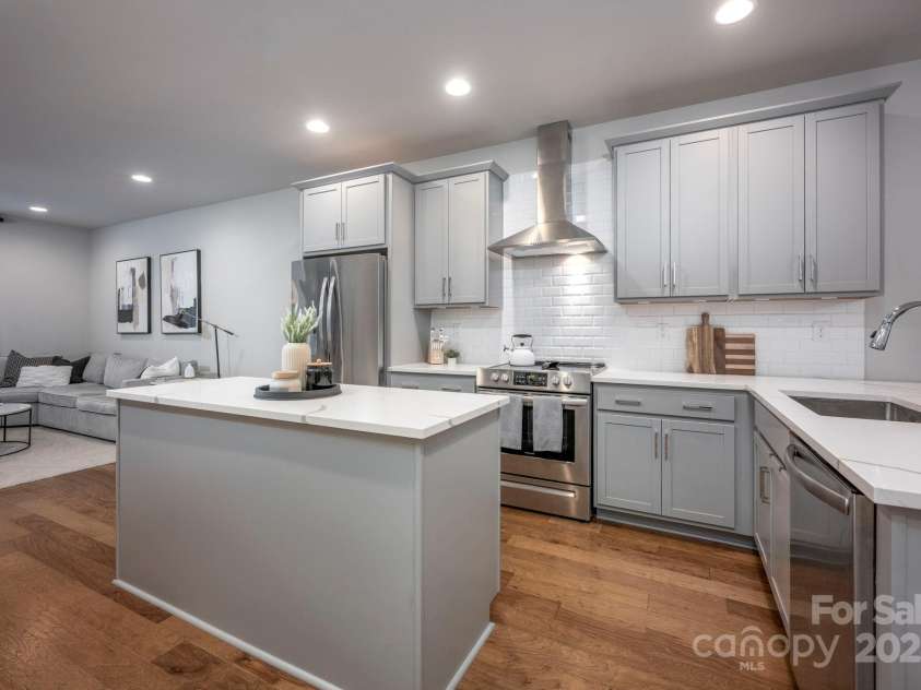 2306 Elizabeth Mill Place, Charlotte, NC 28208.  MLS# CAR4222302, YatesRealty ID 9417. 