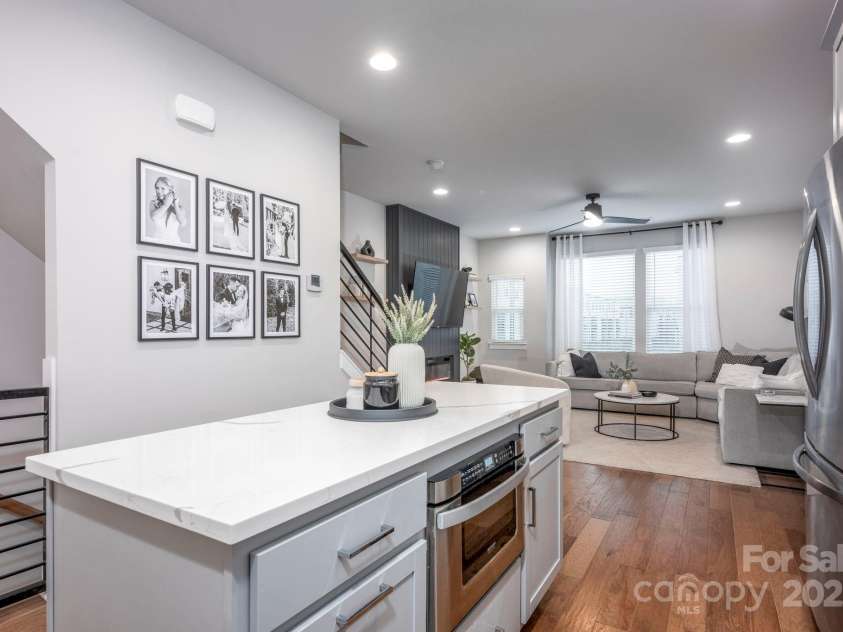 2306 Elizabeth Mill Place, Charlotte, NC 28208.  MLS# CAR4222302, YatesRealty ID 9417. 