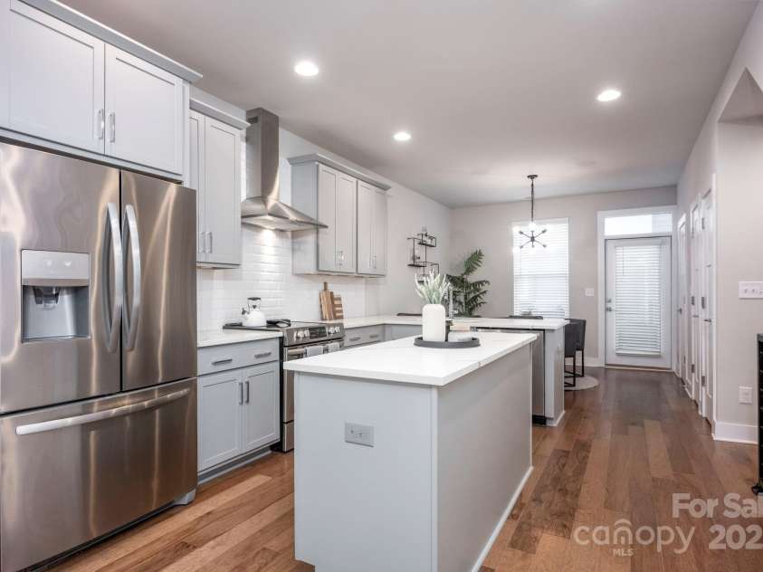 2306 Elizabeth Mill Place, Charlotte, NC 28208.  MLS# CAR4222302, YatesRealty ID 9417. 