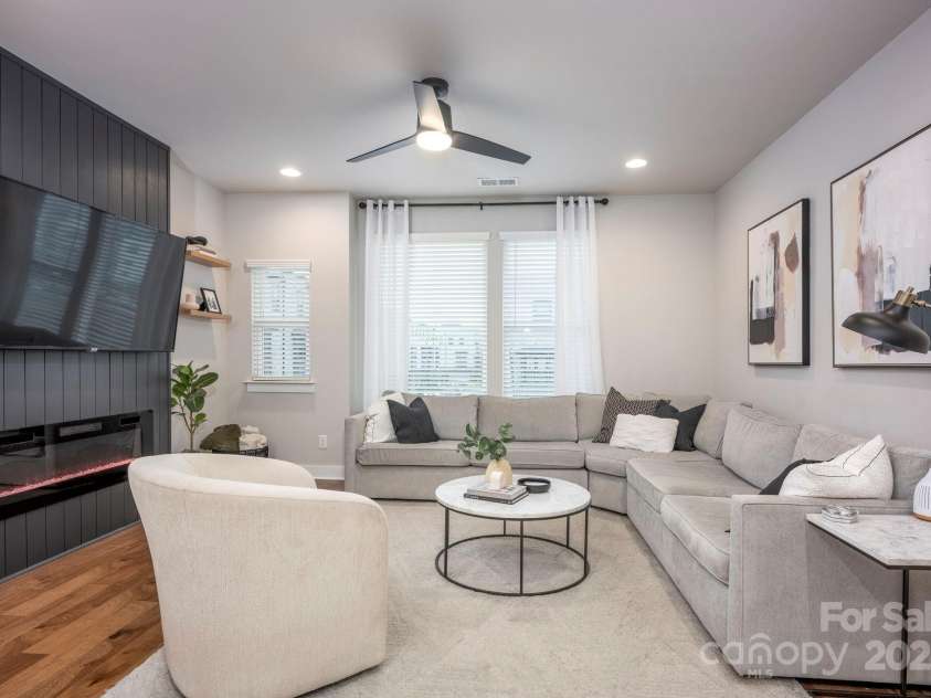 2306 Elizabeth Mill Place, Charlotte, NC 28208.  MLS# CAR4222302, YatesRealty ID 9417. 