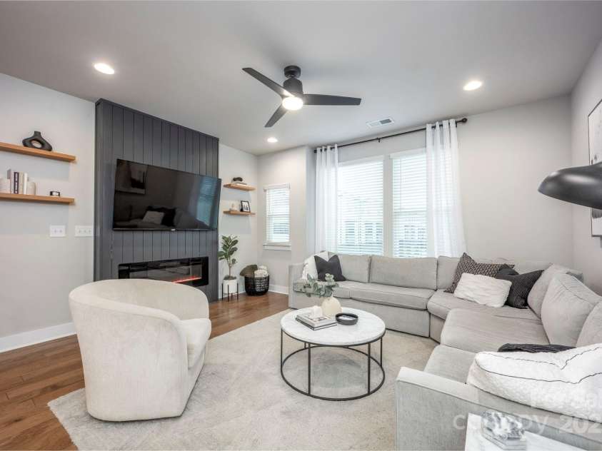 2306 Elizabeth Mill Place, Charlotte, NC 28208.  MLS# CAR4222302, YatesRealty ID 9417. 