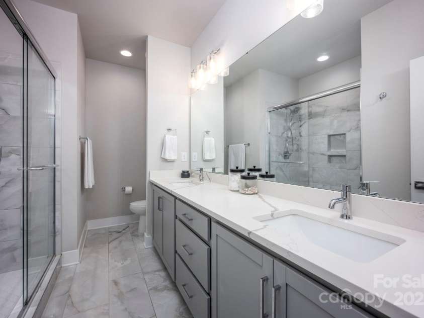 2306 Elizabeth Mill Place, Charlotte, NC 28208.  MLS# CAR4222302, YatesRealty ID 9417. 