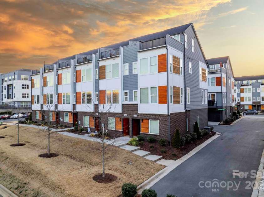 2306 Elizabeth Mill Place, Charlotte, NC 28208.  MLS# CAR4222302, YatesRealty ID 9417. 