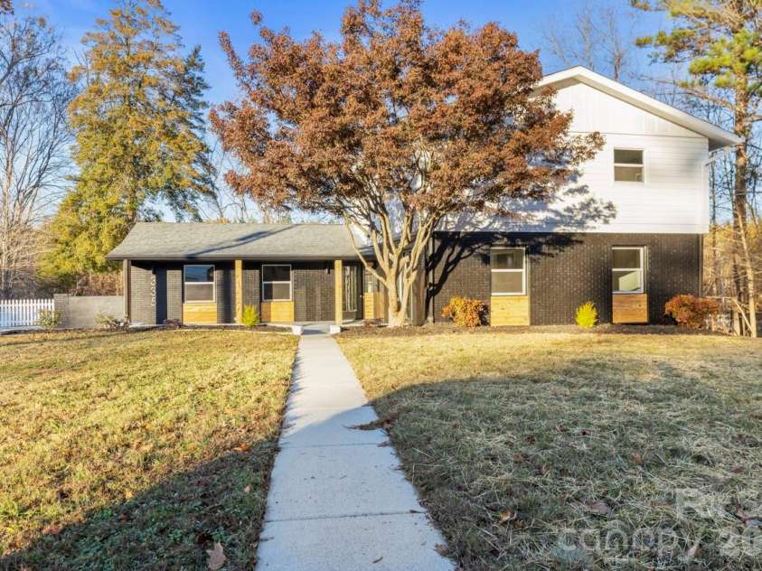 335 Eastcliff Drive, Concord, NC 28025.  MLS# CAR4366749, YatesRealty ID 9417. 