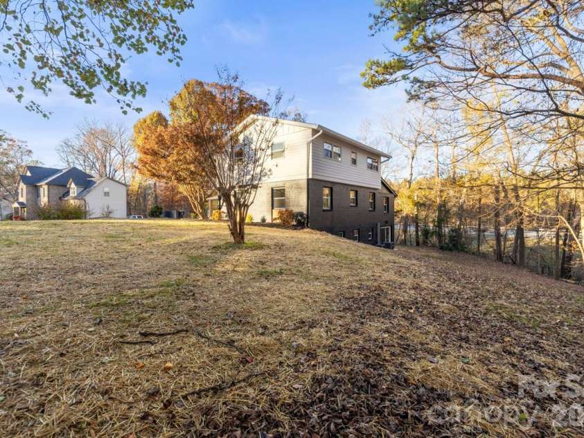 335 Eastcliff Drive, Concord, NC 28025.  MLS# CAR4366749, YatesRealty ID 9417. 