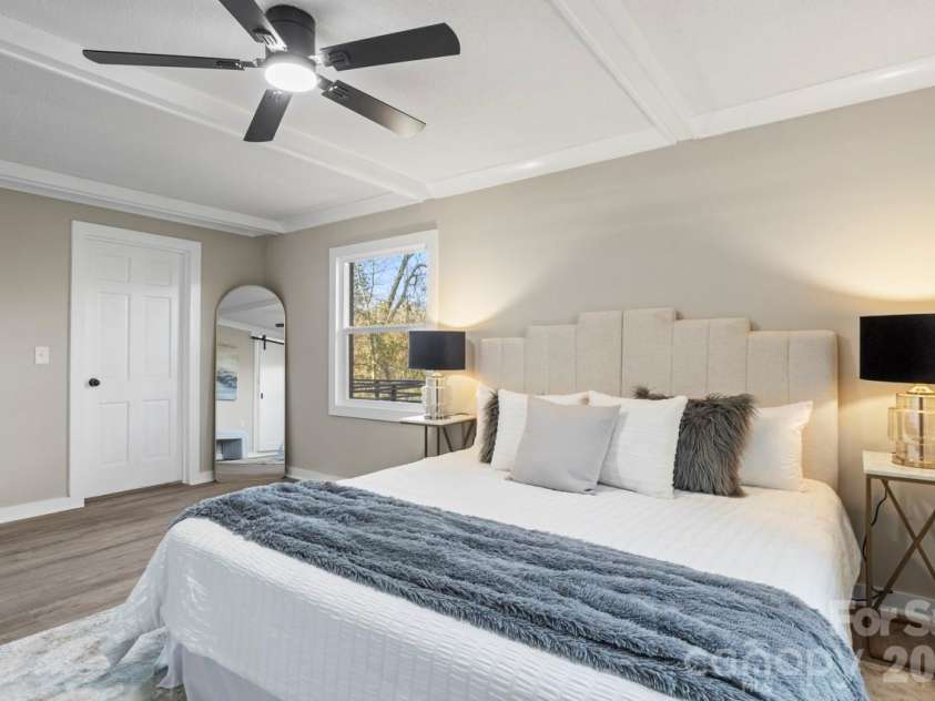 335 Eastcliff Drive, Concord, NC 28025.  MLS# CAR4366749, YatesRealty ID 9417. Primary suite