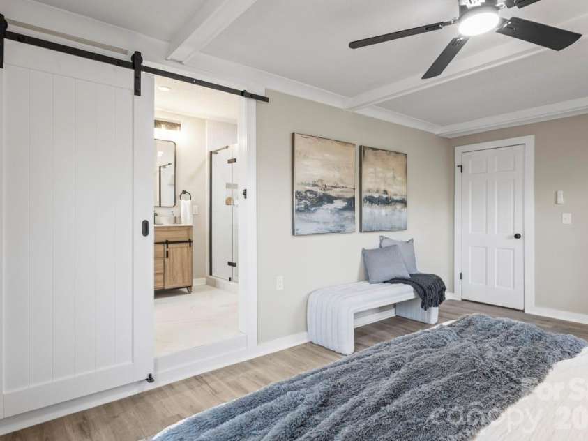 335 Eastcliff Drive, Concord, NC 28025.  MLS# CAR4366749, YatesRealty ID 9417. Primary suite