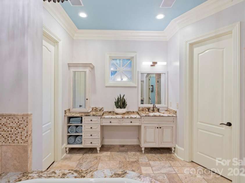 11236 Mcclure Manor Drive, Charlotte, NC 28277.  MLS# CAR4241537, YatesRealty ID 9419. 