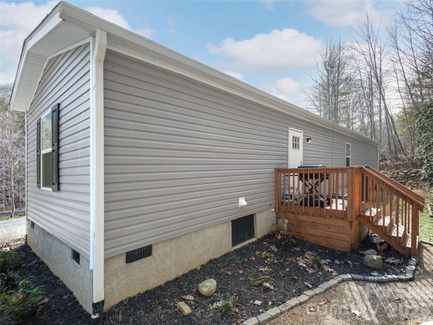 14400 Cruso Road, Canton, NC 28716.  MLS# CAR4346802, YatesRealty ID 9419. 