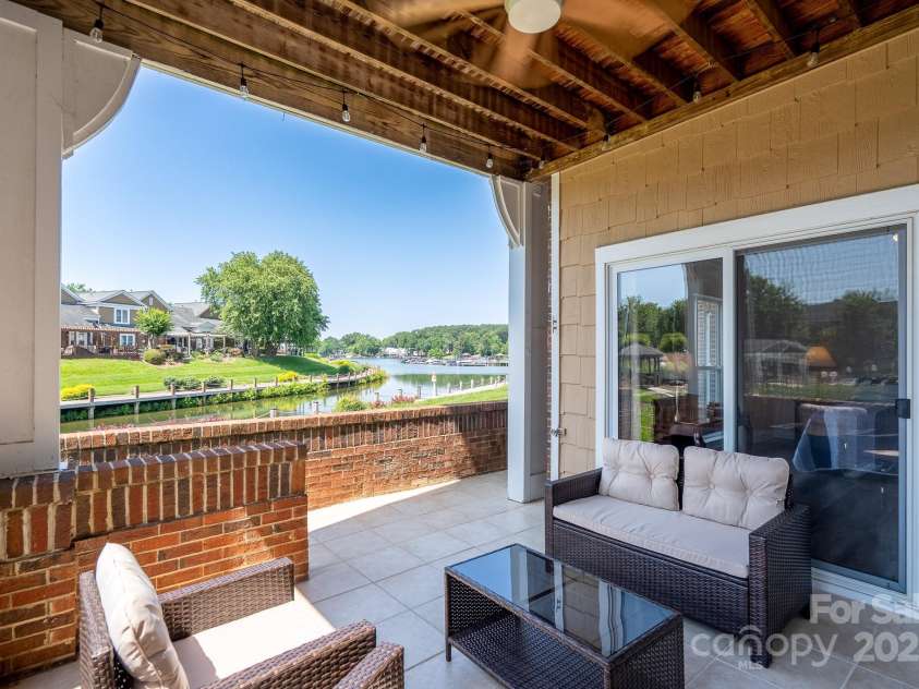 18511 Harborside Drive, Cornelius, NC 28031.  MLS# CAR4274110, YatesRealty ID 942. 