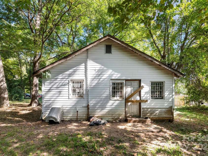 3444 Marvin Road, Charlotte, NC 28211.  MLS# CAR4190106, YatesRealty ID 942. 