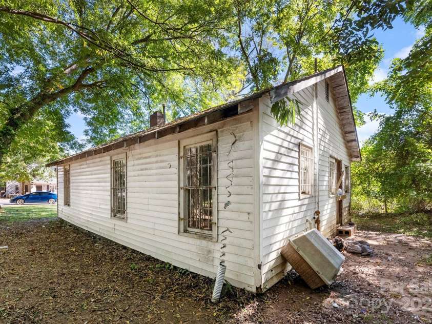 3444 Marvin Road, Charlotte, NC 28211.  MLS# CAR4190106, YatesRealty ID 942. 