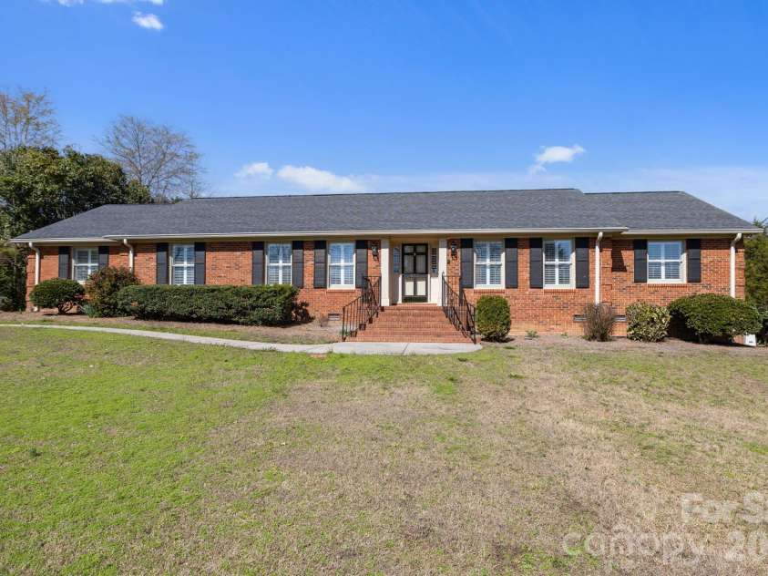 401 Downing Drive, Kings Mountain, NC 28086.  MLS# CAR4359473, YatesRealty ID 9420. 
