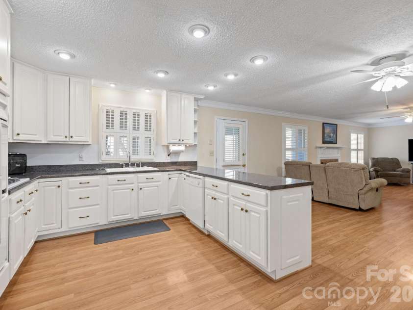 401 Downing Drive, Kings Mountain, NC 28086.  MLS# CAR4359473, YatesRealty ID 9420. 