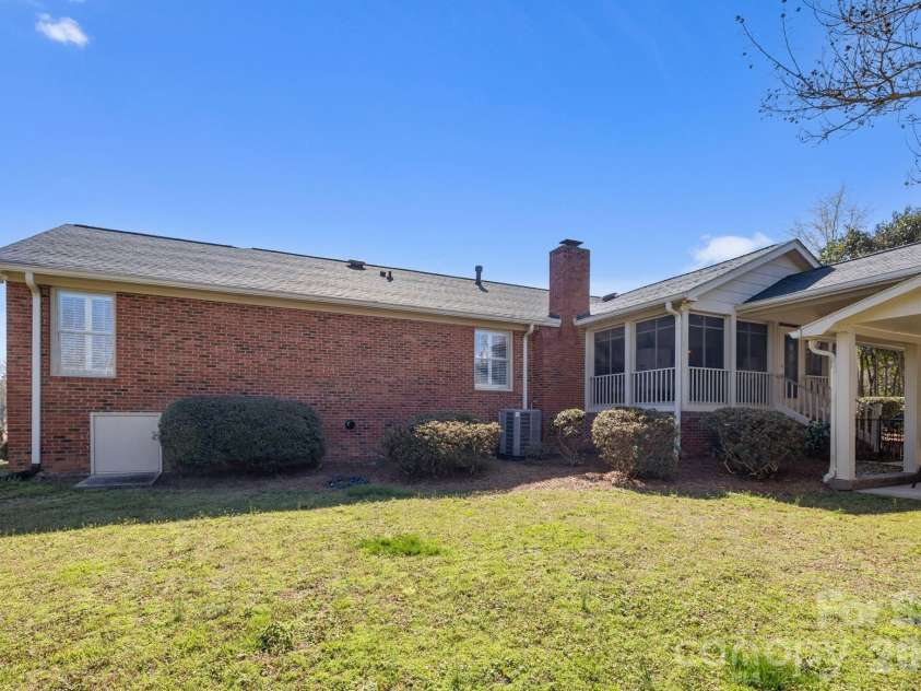 401 Downing Drive, Kings Mountain, NC 28086.  MLS# CAR4359473, YatesRealty ID 9420. 