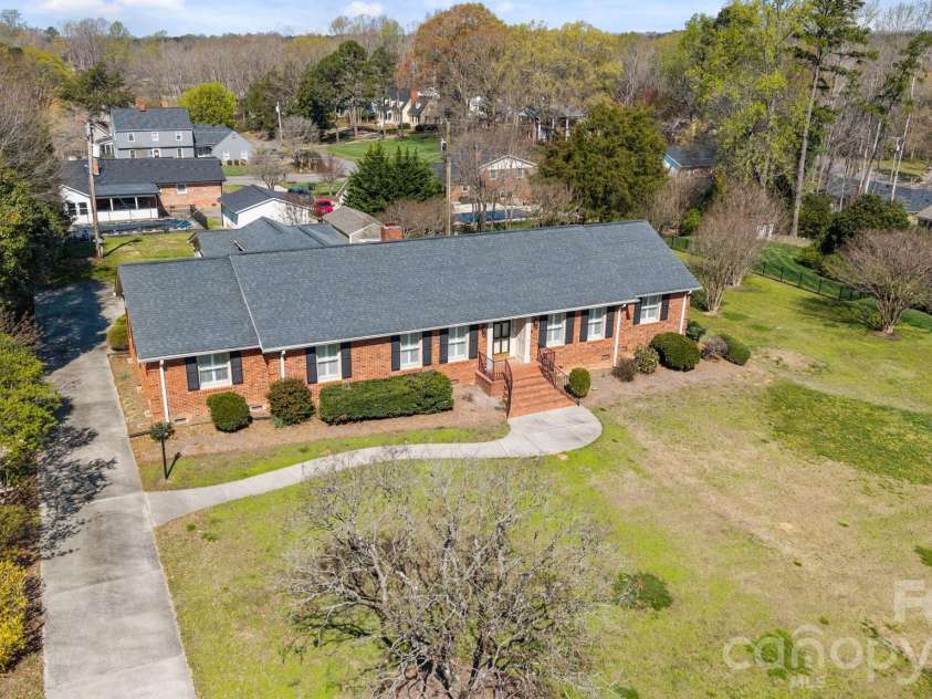 401 Downing Drive, Kings Mountain, NC 28086.  MLS# CAR4359473, YatesRealty ID 9420. 