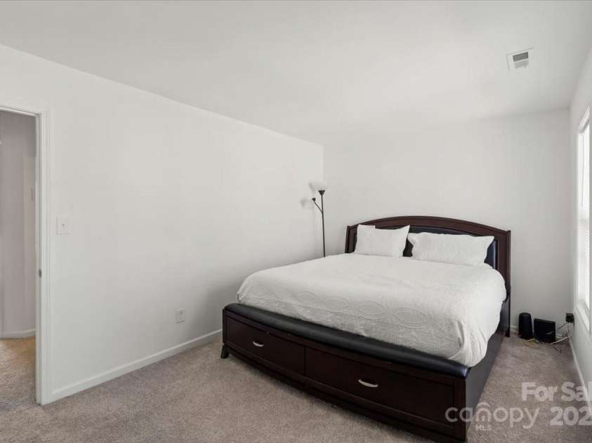 10337 Hugue Way, Charlotte, NC 28214.  MLS# CAR4226522, YatesRealty ID 9422. 2ND BEDROOM