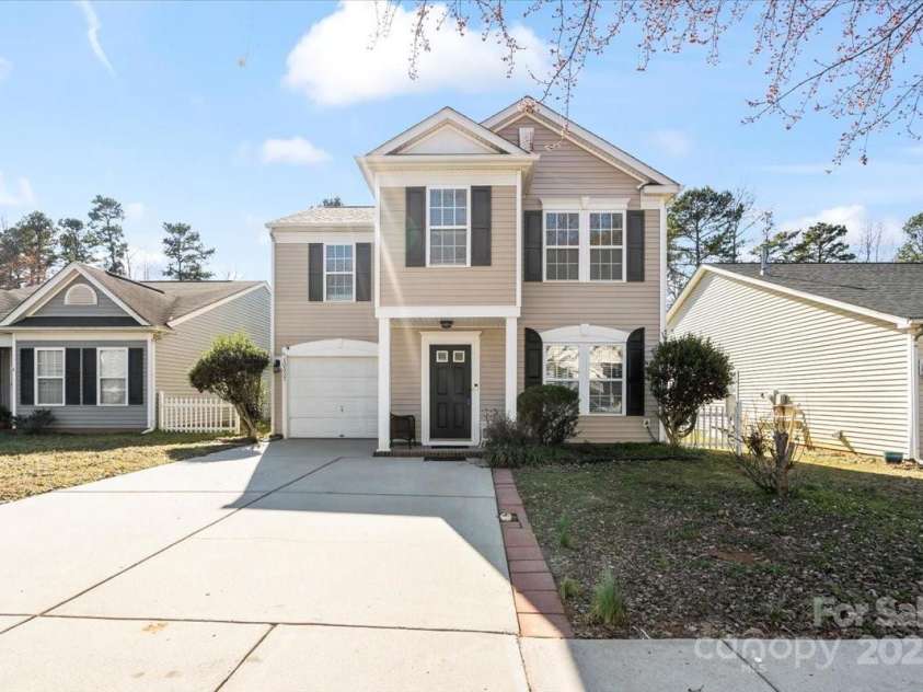 10337 Hugue Way, Charlotte, NC 28214.  MLS# CAR4226522, YatesRealty ID 9422. 