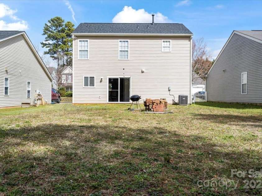 10337 Hugue Way, Charlotte, NC 28214.  MLS# CAR4226522, YatesRealty ID 9422. 