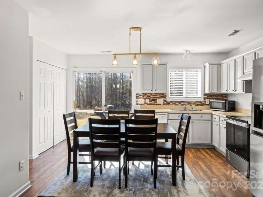10337 Hugue Way, Charlotte, NC 28214.  MLS# CAR4226522, YatesRealty ID 9422. 
