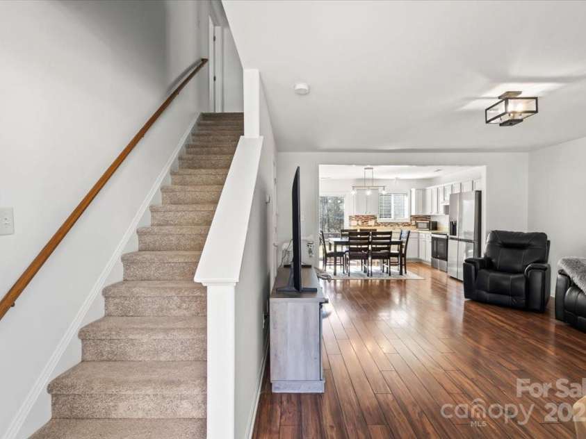 10337 Hugue Way, Charlotte, NC 28214.  MLS# CAR4226522, YatesRealty ID 9422. 