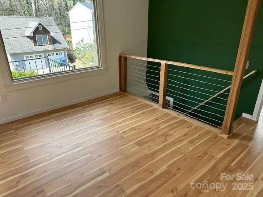 16 Castle Street, Asheville, NC 28803.  MLS# CAR4219214, YatesRealty ID 9423. 