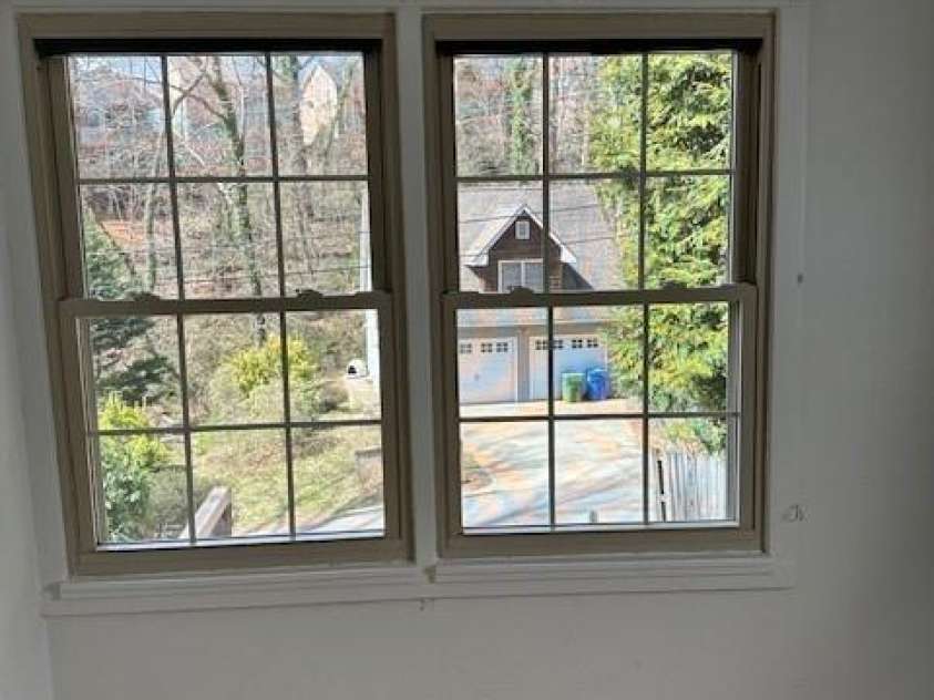 16 Castle Street, Asheville, NC 28803.  MLS# CAR4219214, YatesRealty ID 9423. 