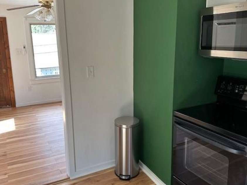 16 Castle Street, Asheville, NC 28803.  MLS# CAR4219214, YatesRealty ID 9423. 