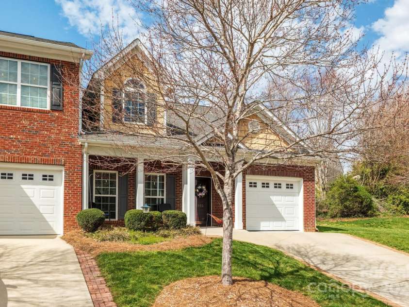 4015 Broadview Lane, Gastonia, NC 28056.  MLS# CAR4248590, YatesRealty ID 9424. 