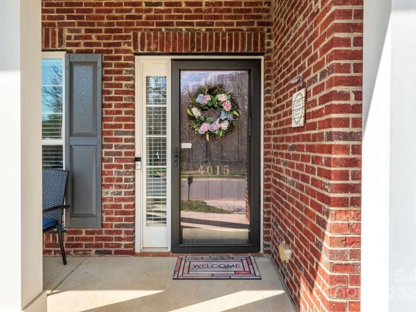 4015 Broadview Lane, Gastonia, NC 28056.  MLS# CAR4248590, YatesRealty ID 9424. 