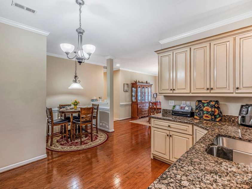 4015 Broadview Lane, Gastonia, NC 28056.  MLS# CAR4248590, YatesRealty ID 9424. 