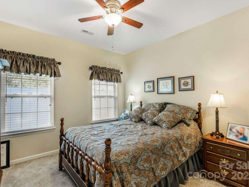4015 Broadview Lane, Gastonia, NC 28056.  MLS# CAR4248590, YatesRealty ID 9424. 