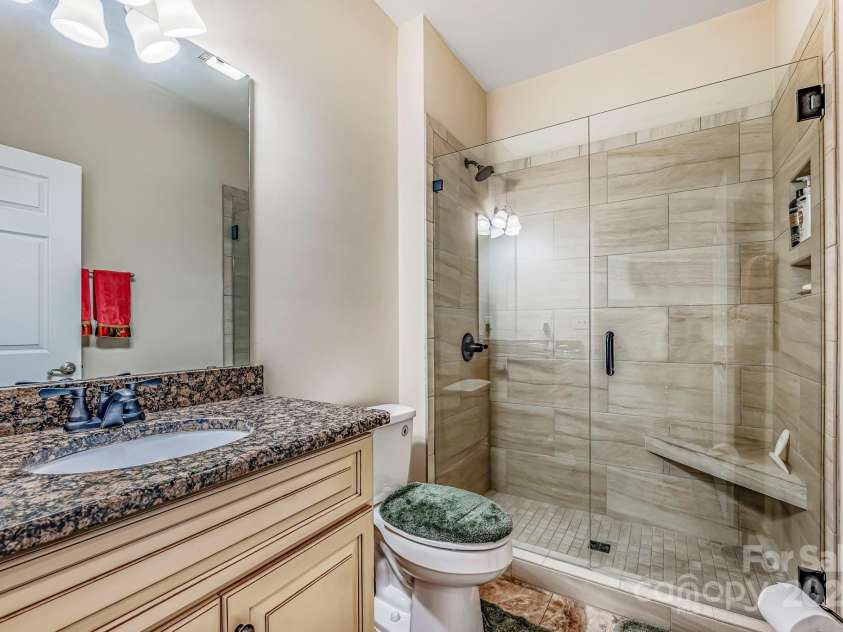 4015 Broadview Lane, Gastonia, NC 28056.  MLS# CAR4248590, YatesRealty ID 9424. 