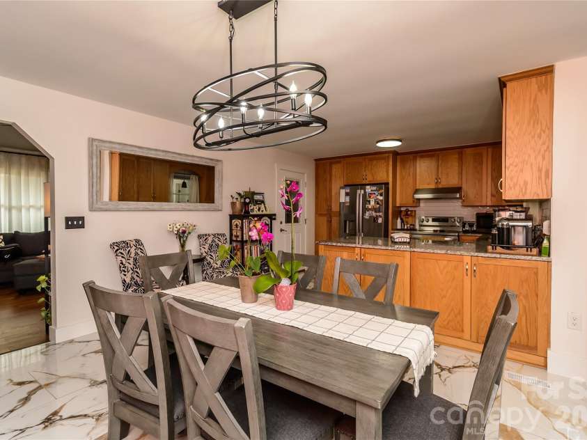 5164 Olde School Drive, Hickory, NC 28602.  MLS# CAR4352068, YatesRealty ID 9425. 