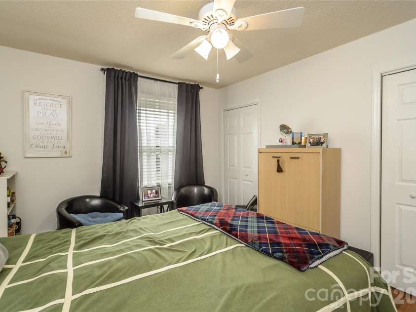 5164 Olde School Drive, Hickory, NC 28602.  MLS# CAR4352068, YatesRealty ID 9425. 