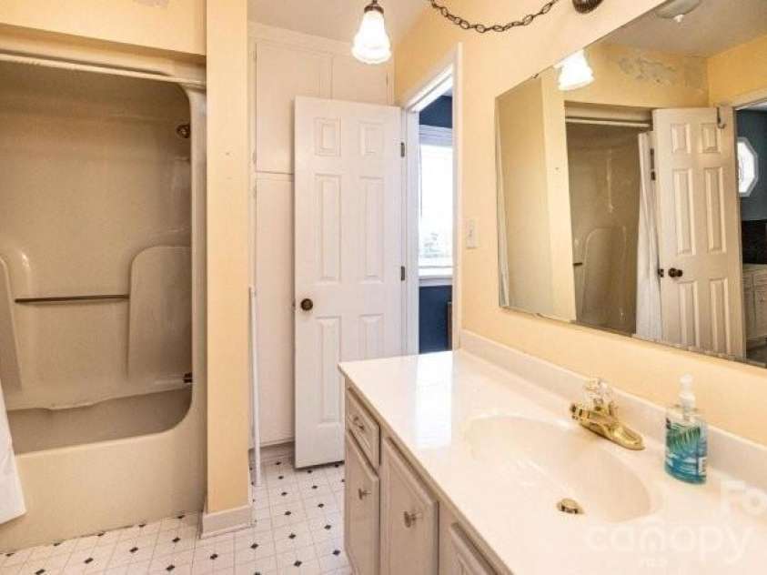 10 Riverview Circle, Granite Falls, NC 28630.  MLS# CAR4310334, YatesRealty ID 9426. 