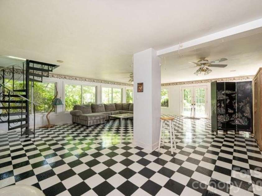10 Riverview Circle, Granite Falls, NC 28630.  MLS# CAR4310334, YatesRealty ID 9426. 