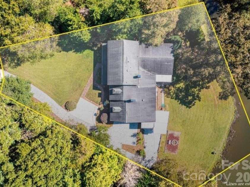 10 Riverview Circle, Granite Falls, NC 28630.  MLS# CAR4310334, YatesRealty ID 9426. 