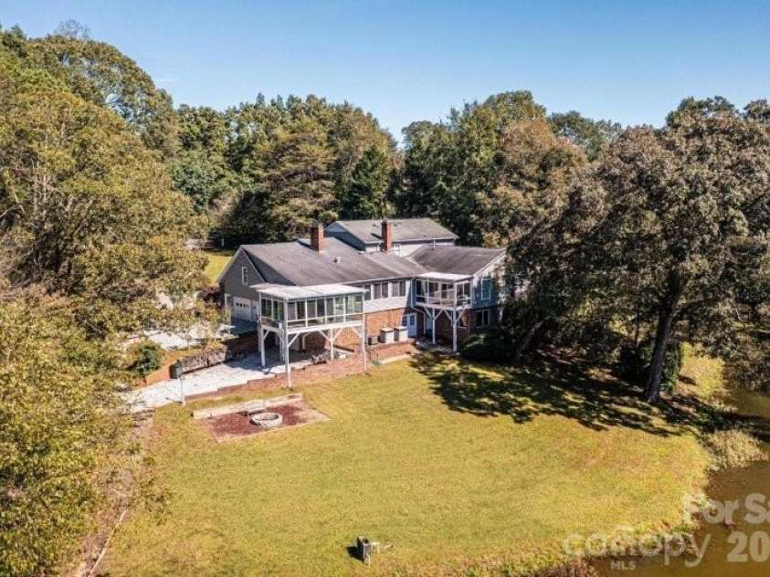 10 Riverview Circle, Granite Falls, NC 28630.  MLS# CAR4310334, YatesRealty ID 9426. 