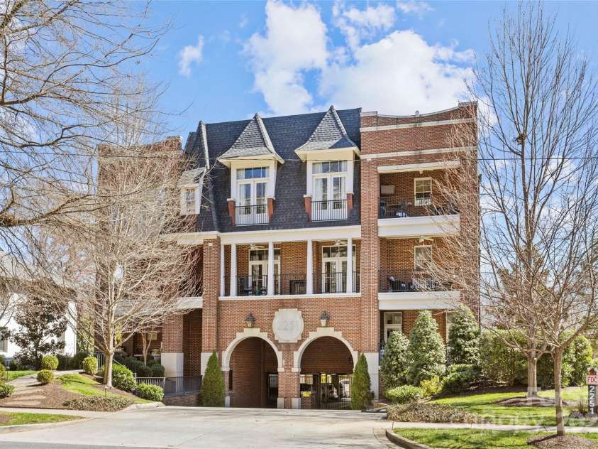 2251 Selwyn Avenue, Charlotte, NC 28207.  MLS# CAR4227774, YatesRealty ID 9426. 
