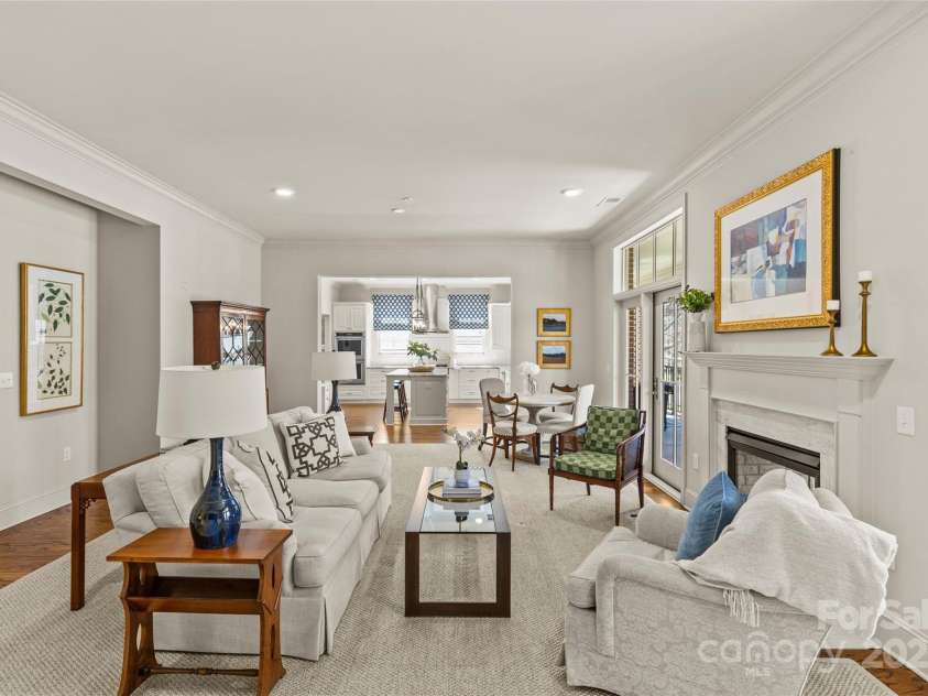 2251 Selwyn Avenue, Charlotte, NC 28207.  MLS# CAR4227774, YatesRealty ID 9426. 