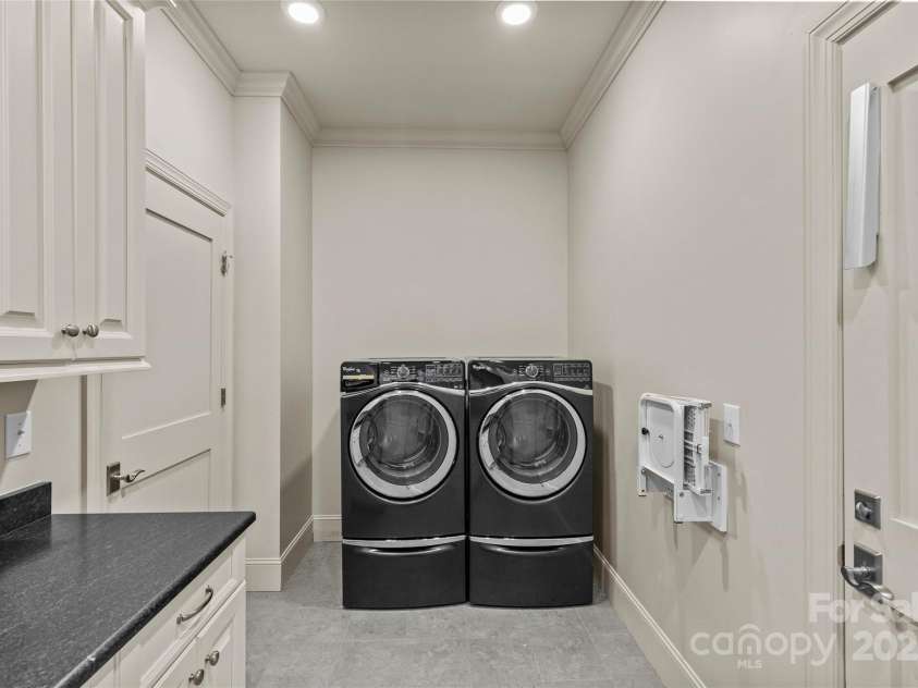2251 Selwyn Avenue, Charlotte, NC 28207.  MLS# CAR4227774, YatesRealty ID 9426. 