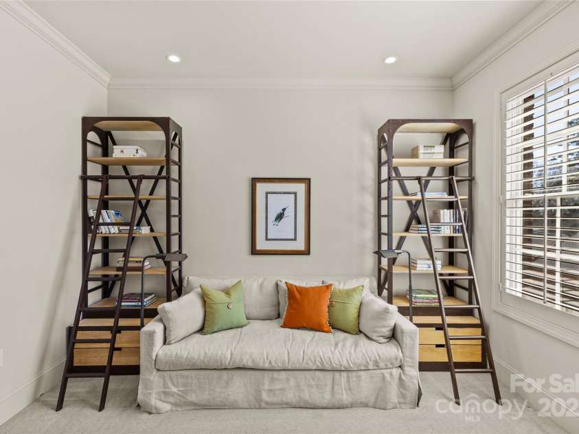 2251 Selwyn Avenue, Charlotte, NC 28207.  MLS# CAR4227774, YatesRealty ID 9426. 