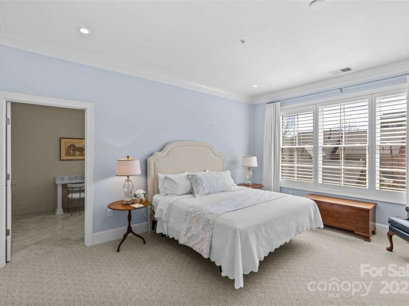 2251 Selwyn Avenue, Charlotte, NC 28207.  MLS# CAR4227774, YatesRealty ID 9426. 