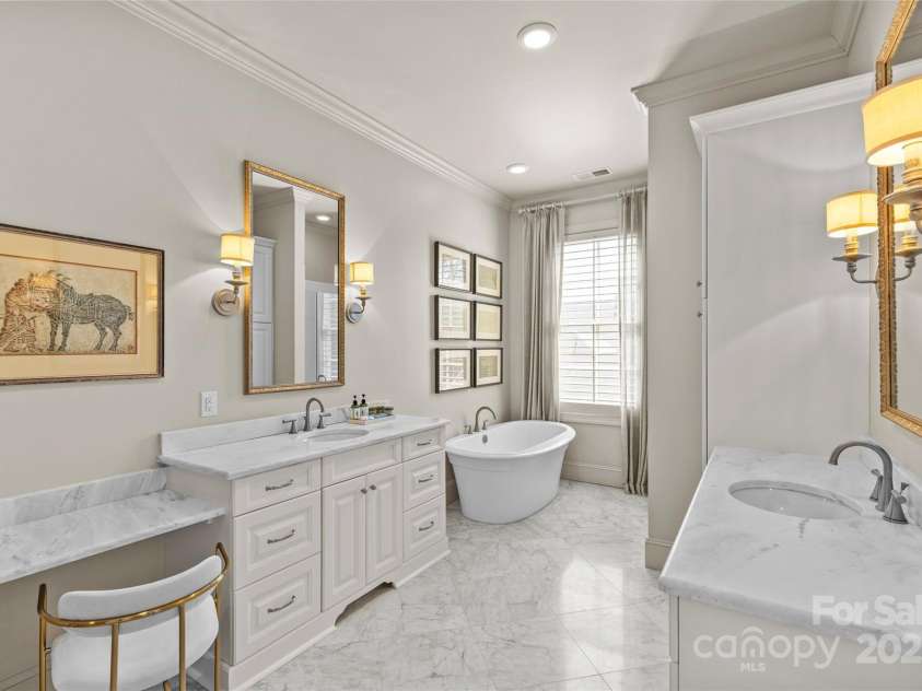 2251 Selwyn Avenue, Charlotte, NC 28207.  MLS# CAR4227774, YatesRealty ID 9426. 